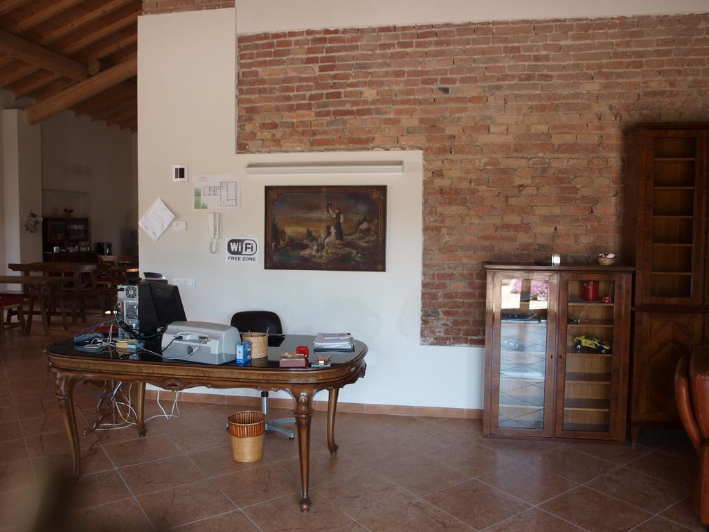 La Cascina Del Sole Hostel Rivarolo del Re ed Uniti Luaran gambar