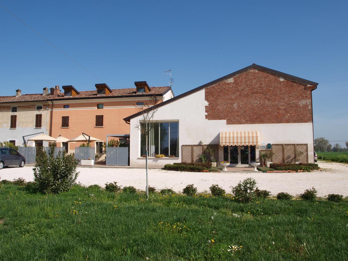 La Cascina Del Sole Hostel Rivarolo del Re ed Uniti Luaran gambar