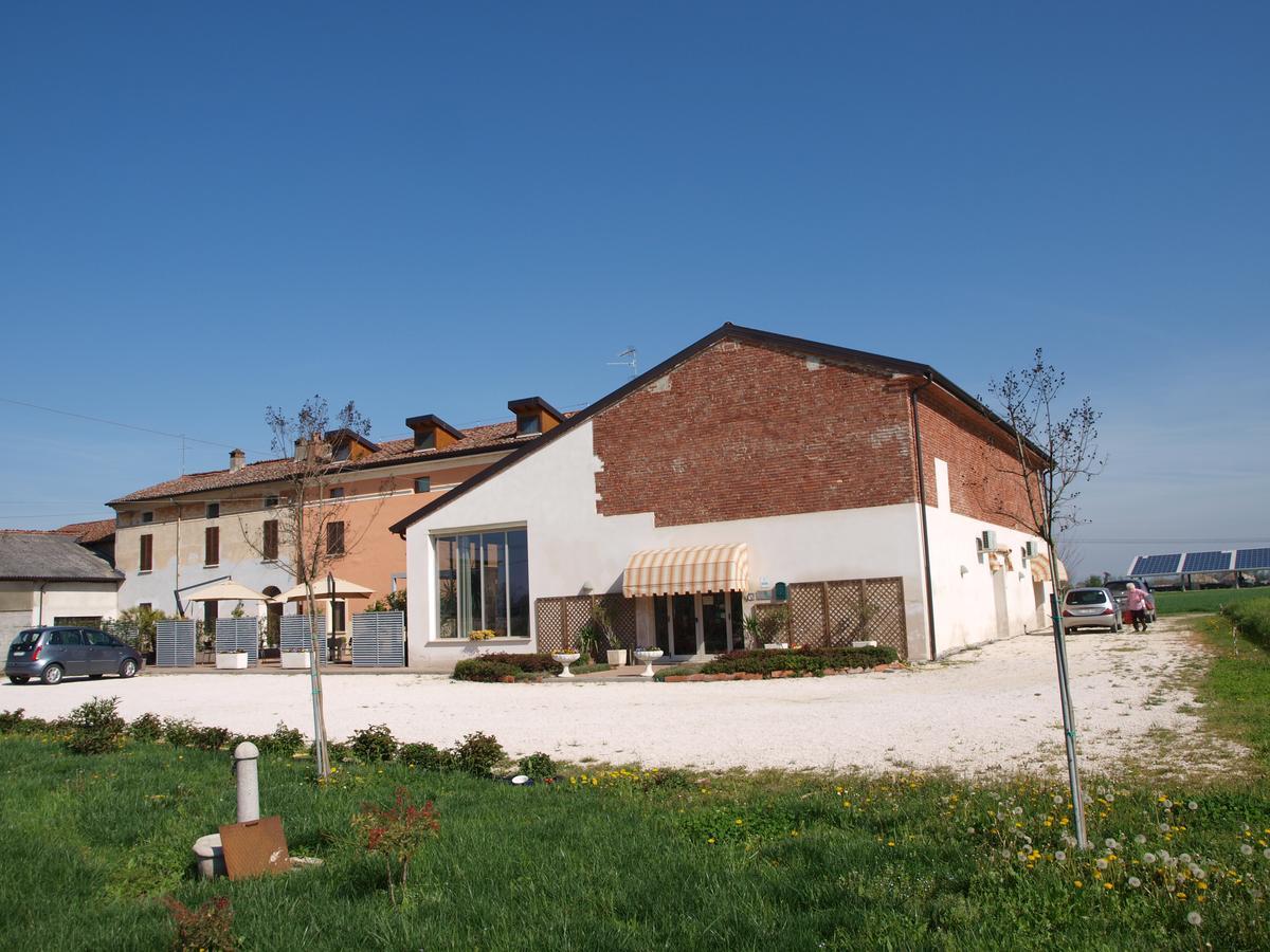 La Cascina Del Sole Hostel Rivarolo del Re ed Uniti Luaran gambar